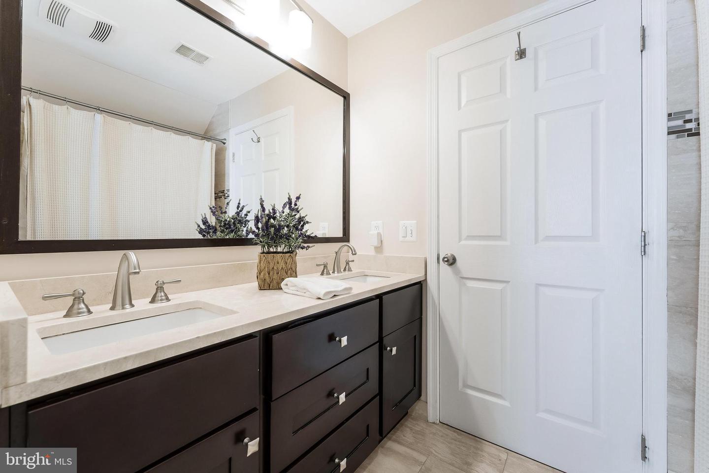12801 OWLSLEY WAY, HERNDON, Virginia 20171, 5 Bedrooms Bedrooms, ,4 BathroomsBathrooms,Residential,For sale,12801 OWLSLEY WAY,VAFX2252310 MLS # VAFX2252310
