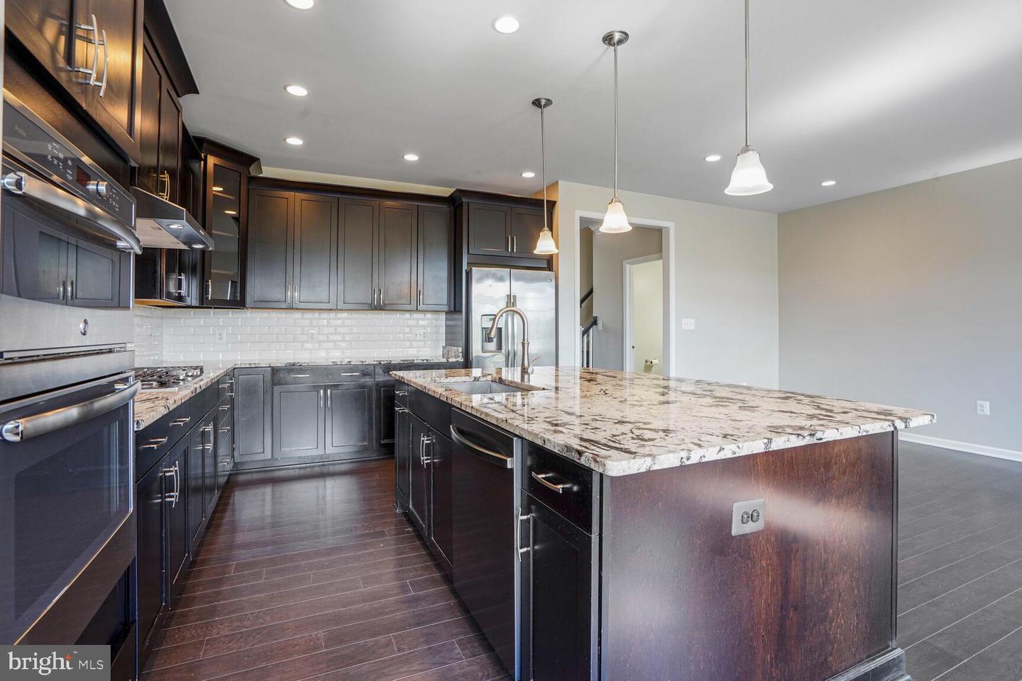 24997 CAMBRIDGE HILL TER, CHANTILLY, Virginia 20152, 3 Bedrooms Bedrooms, ,3 BathroomsBathrooms,Residential,For sale,24997 CAMBRIDGE HILL TER,VALO2100736 MLS # VALO2100736