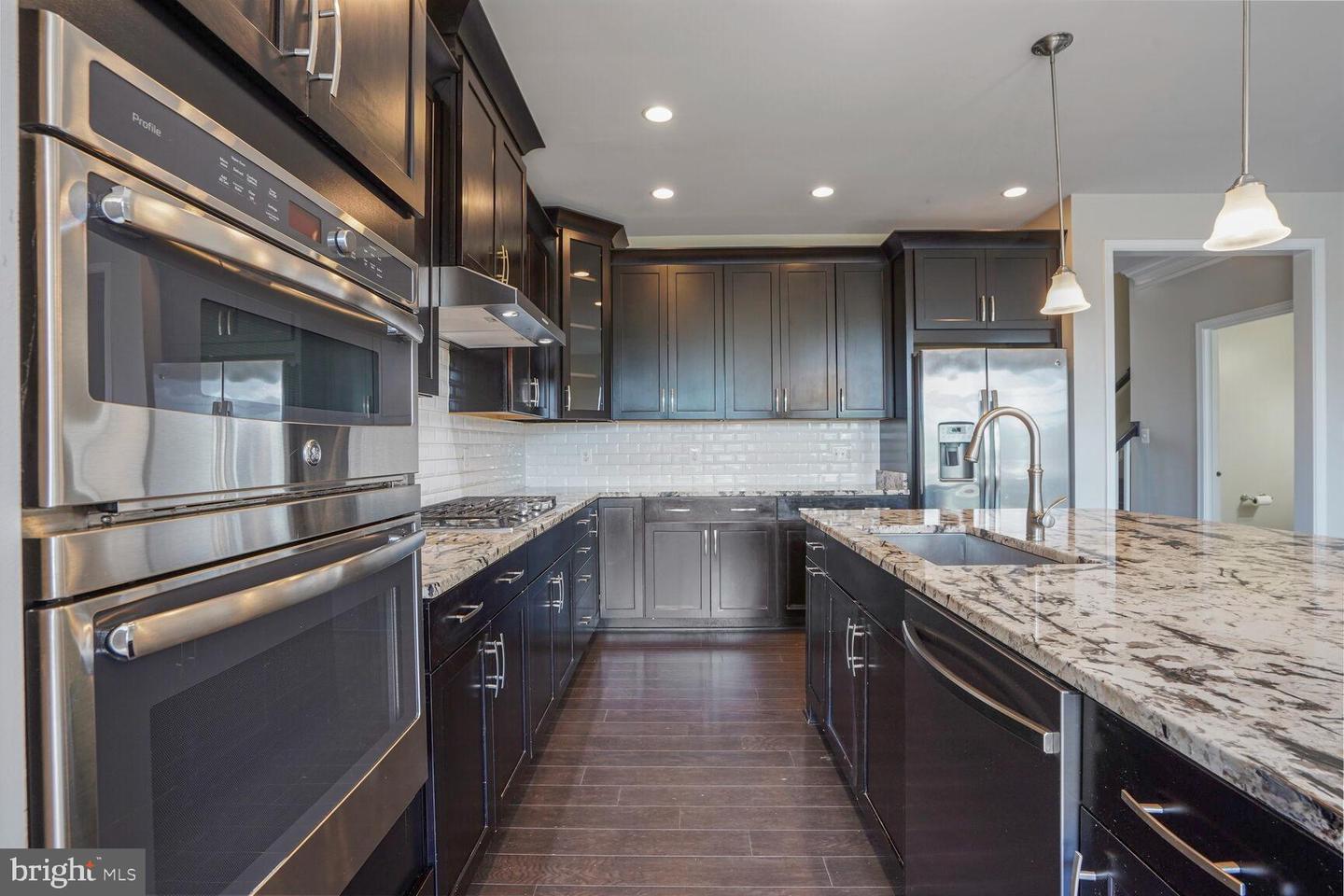 24997 CAMBRIDGE HILL TER, CHANTILLY, Virginia 20152, 3 Bedrooms Bedrooms, ,3 BathroomsBathrooms,Residential,For sale,24997 CAMBRIDGE HILL TER,VALO2100736 MLS # VALO2100736