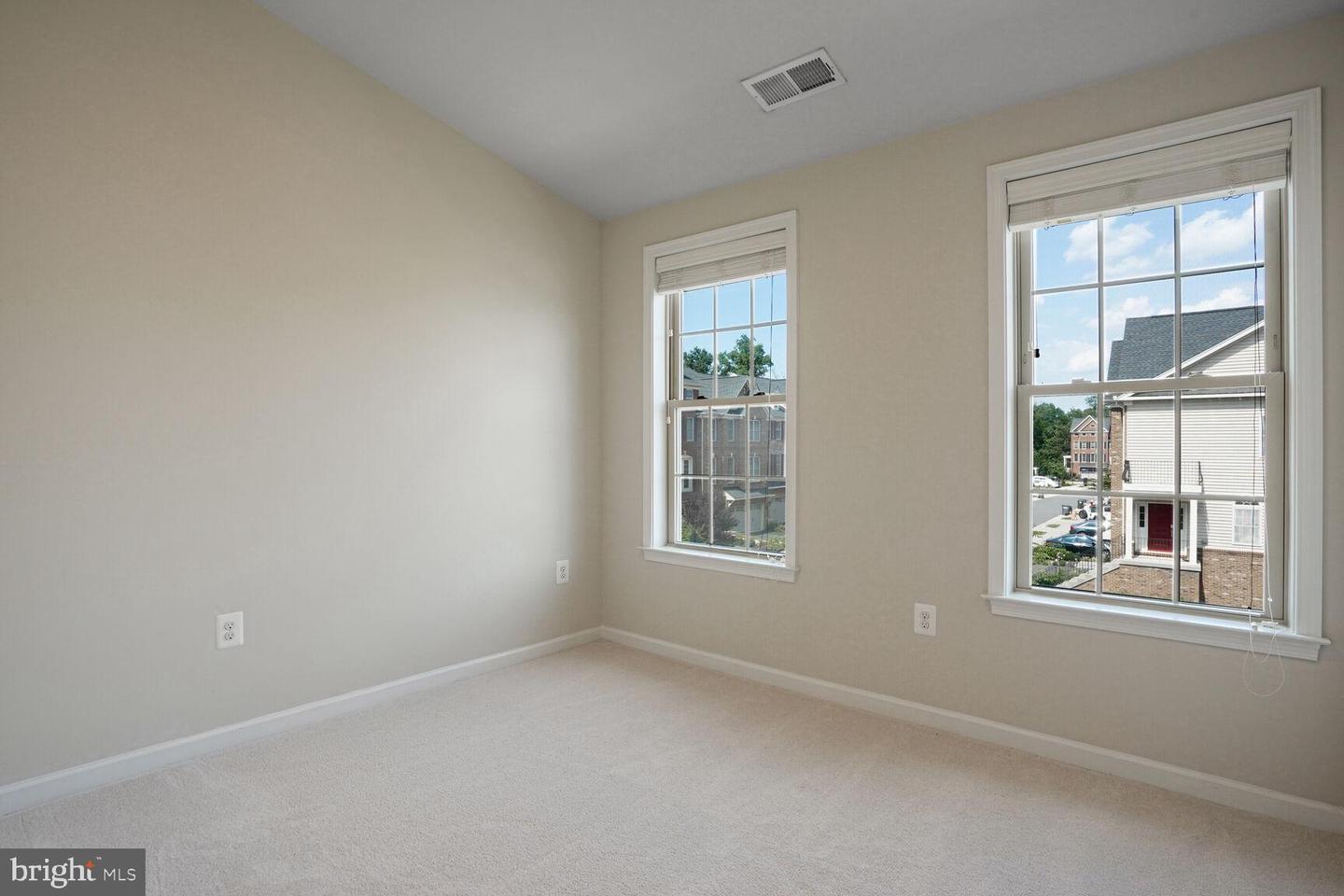 24997 CAMBRIDGE HILL TER, CHANTILLY, Virginia 20152, 3 Bedrooms Bedrooms, ,3 BathroomsBathrooms,Residential,For sale,24997 CAMBRIDGE HILL TER,VALO2100736 MLS # VALO2100736