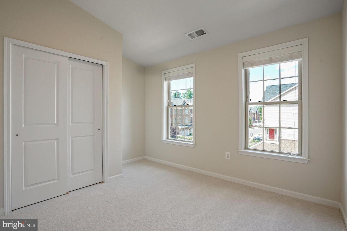 24997 CAMBRIDGE HILL TER, CHANTILLY, Virginia 20152, 3 Bedrooms Bedrooms, ,3 BathroomsBathrooms,Residential,For sale,24997 CAMBRIDGE HILL TER,VALO2100736 MLS # VALO2100736