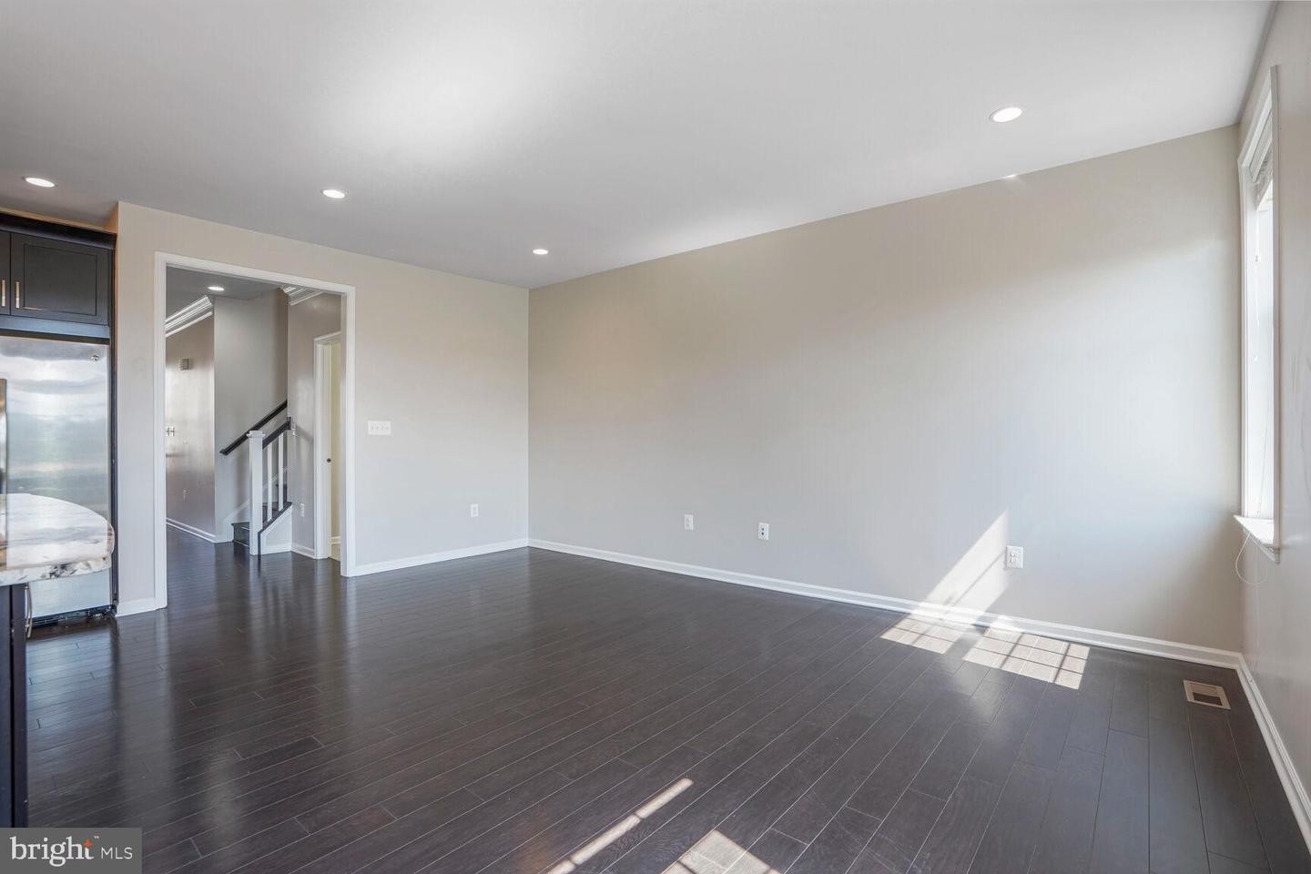24997 CAMBRIDGE HILL TER, CHANTILLY, Virginia 20152, 3 Bedrooms Bedrooms, ,3 BathroomsBathrooms,Residential,For sale,24997 CAMBRIDGE HILL TER,VALO2100736 MLS # VALO2100736