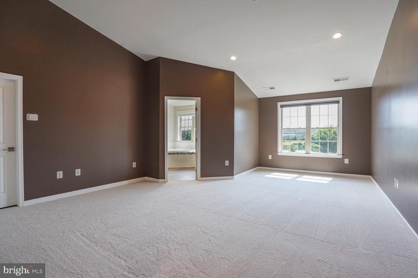 24997 CAMBRIDGE HILL TER, CHANTILLY, Virginia 20152, 3 Bedrooms Bedrooms, ,3 BathroomsBathrooms,Residential,For sale,24997 CAMBRIDGE HILL TER,VALO2100736 MLS # VALO2100736