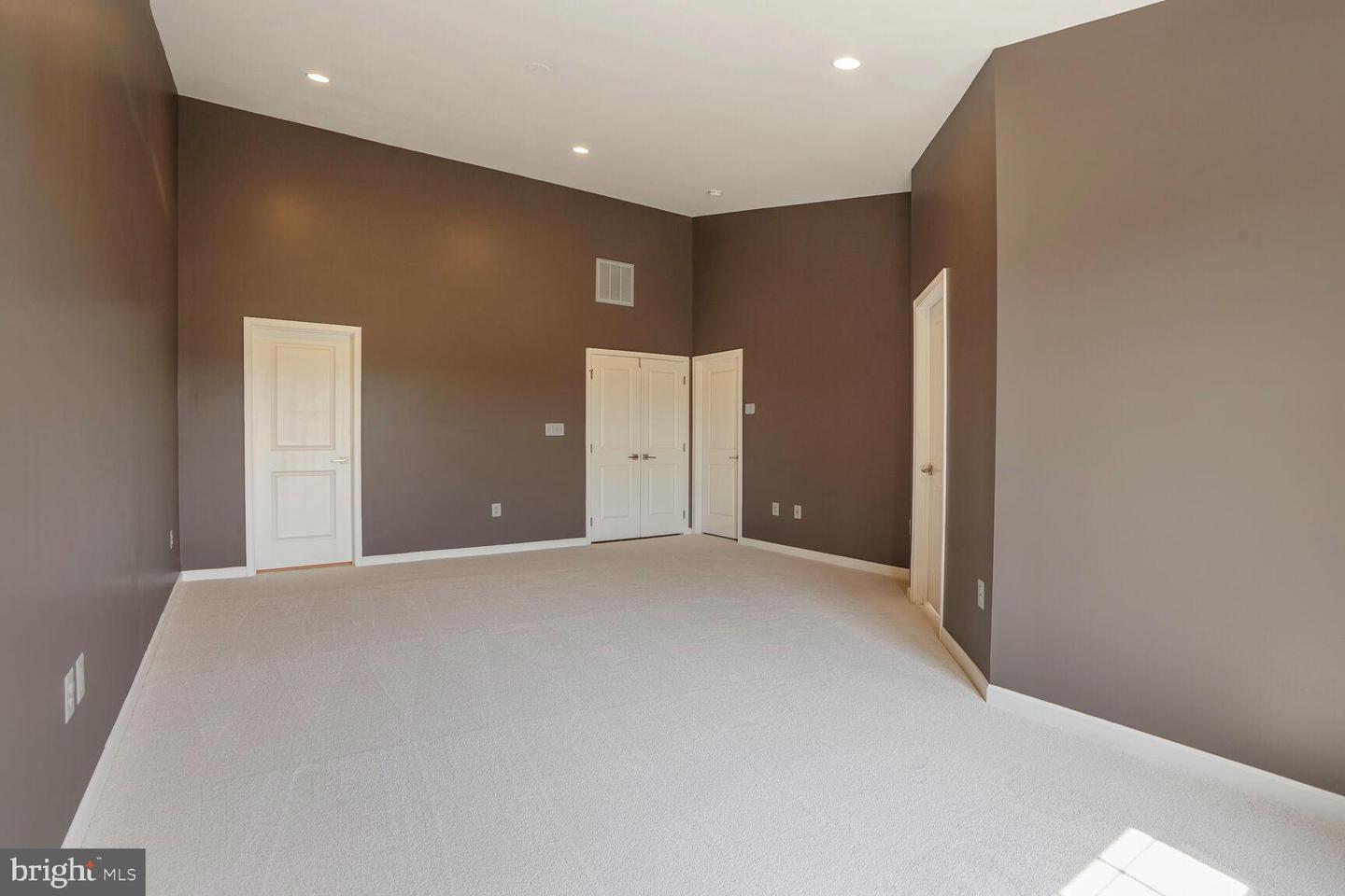 24997 CAMBRIDGE HILL TER, CHANTILLY, Virginia 20152, 3 Bedrooms Bedrooms, ,3 BathroomsBathrooms,Residential,For sale,24997 CAMBRIDGE HILL TER,VALO2100736 MLS # VALO2100736