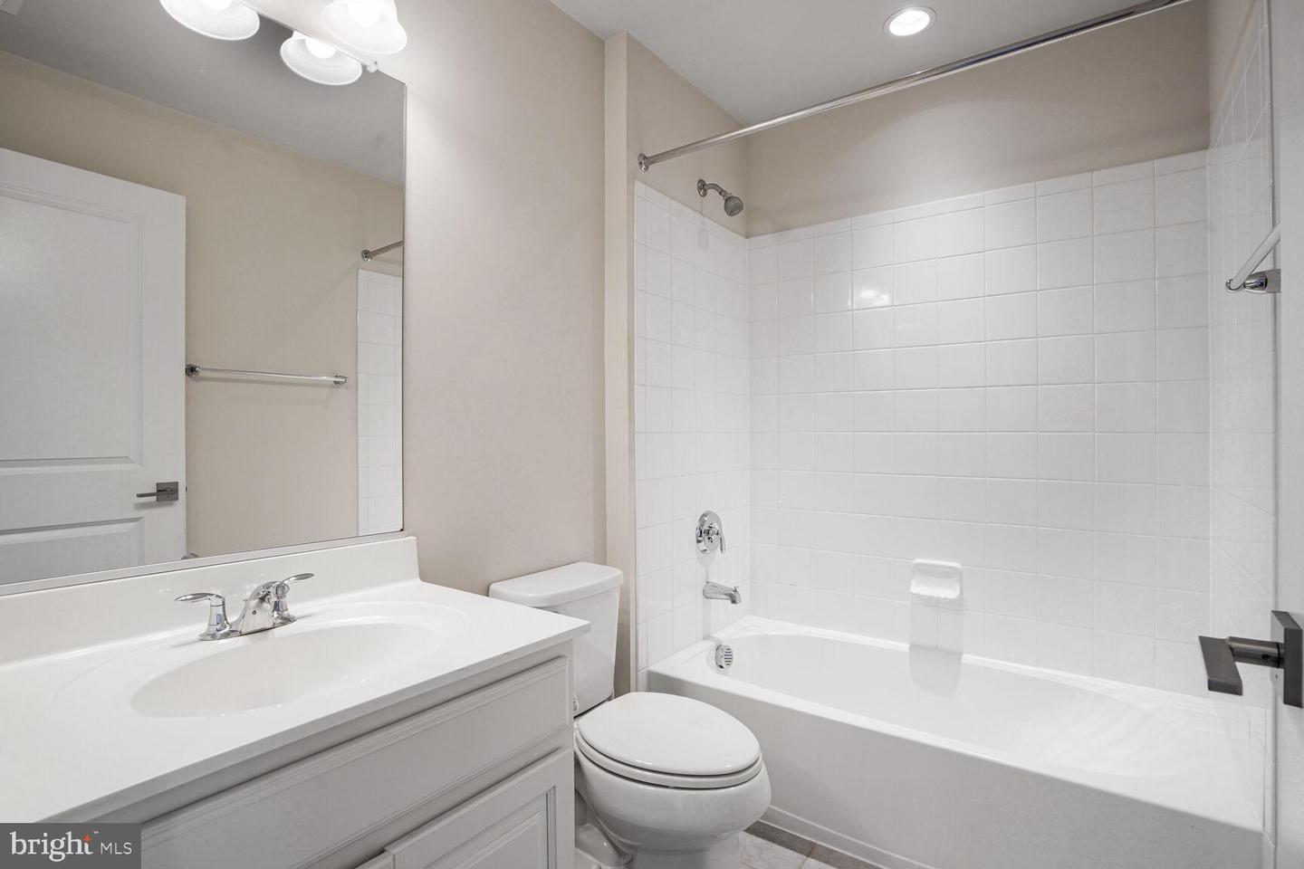24997 CAMBRIDGE HILL TER, CHANTILLY, Virginia 20152, 3 Bedrooms Bedrooms, ,3 BathroomsBathrooms,Residential,For sale,24997 CAMBRIDGE HILL TER,VALO2100736 MLS # VALO2100736