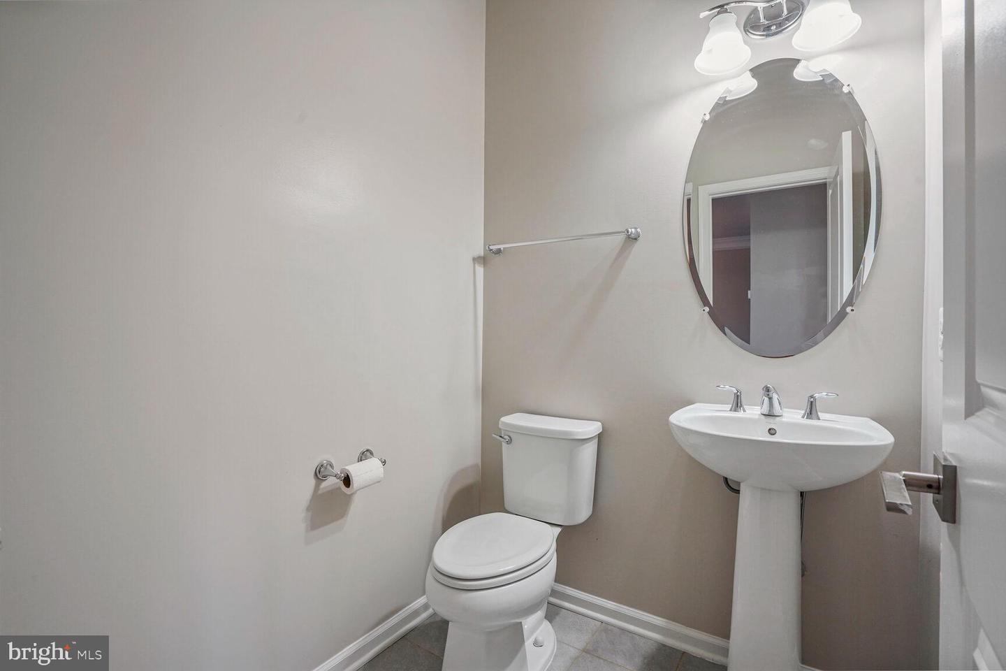 24997 CAMBRIDGE HILL TER, CHANTILLY, Virginia 20152, 3 Bedrooms Bedrooms, ,3 BathroomsBathrooms,Residential,For sale,24997 CAMBRIDGE HILL TER,VALO2100736 MLS # VALO2100736