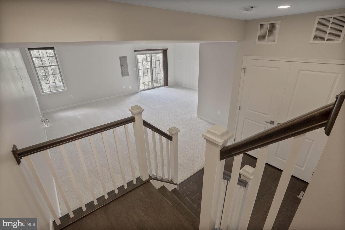 24997 CAMBRIDGE HILL TER, CHANTILLY, Virginia 20152, 3 Bedrooms Bedrooms, ,3 BathroomsBathrooms,Residential,For sale,24997 CAMBRIDGE HILL TER,VALO2100736 MLS # VALO2100736