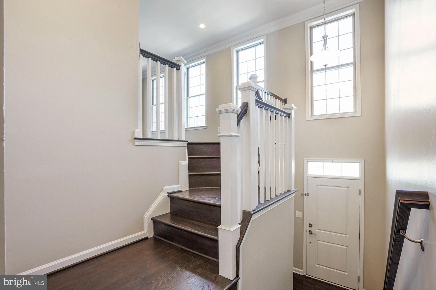 24997 CAMBRIDGE HILL TER, CHANTILLY, Virginia 20152, 3 Bedrooms Bedrooms, ,3 BathroomsBathrooms,Residential,For sale,24997 CAMBRIDGE HILL TER,VALO2100736 MLS # VALO2100736