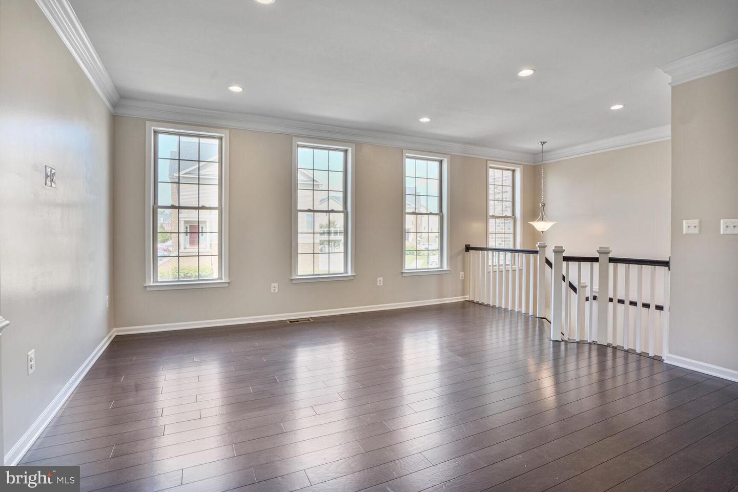 24997 CAMBRIDGE HILL TER, CHANTILLY, Virginia 20152, 3 Bedrooms Bedrooms, ,3 BathroomsBathrooms,Residential,For sale,24997 CAMBRIDGE HILL TER,VALO2100736 MLS # VALO2100736
