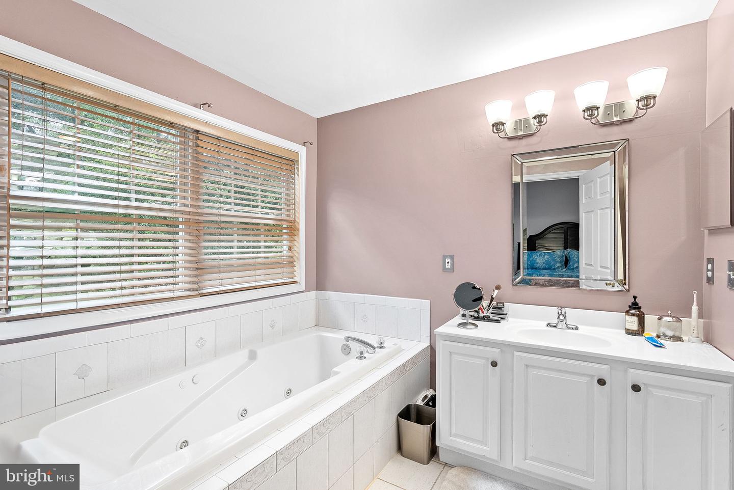 19033 OTLEY RD, PURCELLVILLE, Virginia 20132, 4 Bedrooms Bedrooms, ,2 BathroomsBathrooms,Residential,For sale,19033 OTLEY RD,VALO2100970 MLS # VALO2100970