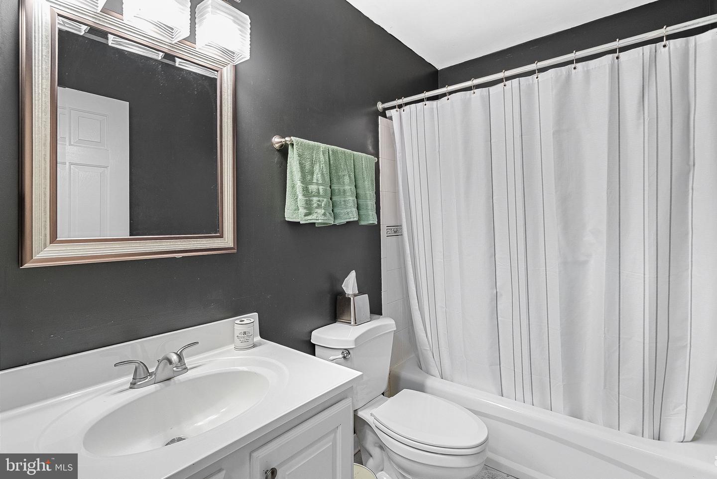 19033 OTLEY RD, PURCELLVILLE, Virginia 20132, 4 Bedrooms Bedrooms, ,2 BathroomsBathrooms,Residential,For sale,19033 OTLEY RD,VALO2100970 MLS # VALO2100970