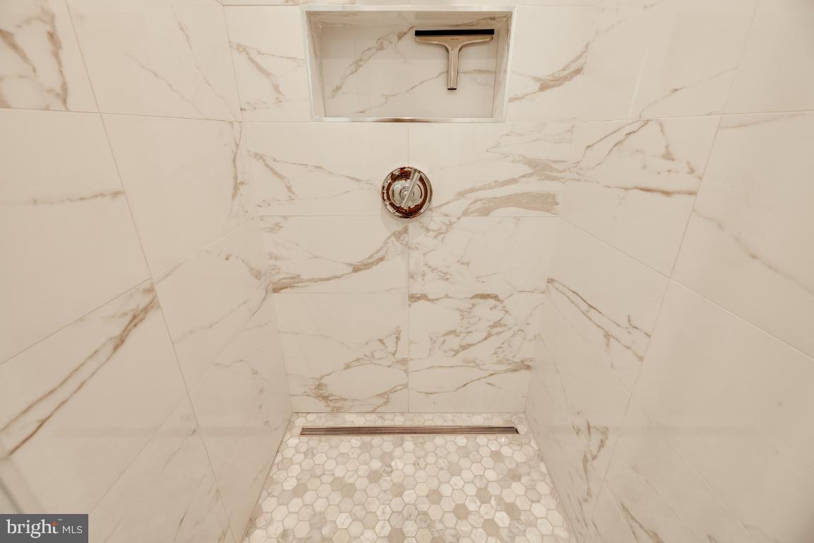 609 MARYLAND AVE NE #4, WASHINGTON, District Of Columbia 20002, 4 Bedrooms Bedrooms, ,4 BathroomsBathrooms,Residential,For sale,609 MARYLAND AVE NE #4,DCDC2208648 MLS # DCDC2208648