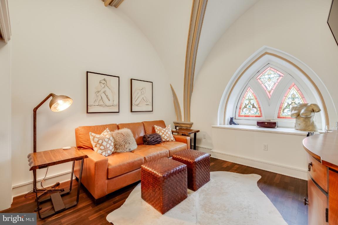 609 MARYLAND AVE NE #4, WASHINGTON, District Of Columbia 20002, 4 Bedrooms Bedrooms, ,4 BathroomsBathrooms,Residential,For sale,609 MARYLAND AVE NE #4,DCDC2208648 MLS # DCDC2208648