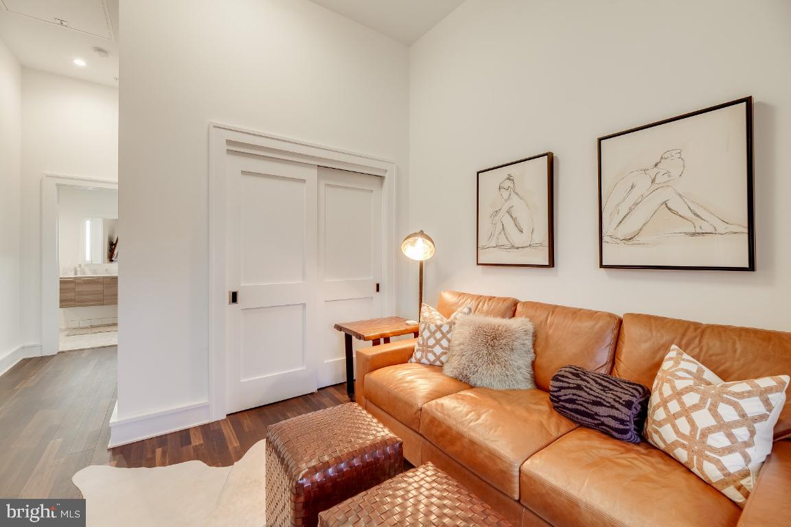 609 MARYLAND AVE NE #4, WASHINGTON, District Of Columbia 20002, 4 Bedrooms Bedrooms, ,4 BathroomsBathrooms,Residential,For sale,609 MARYLAND AVE NE #4,DCDC2208648 MLS # DCDC2208648