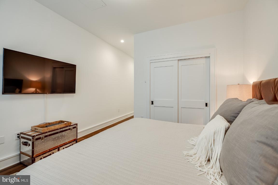 609 MARYLAND AVE NE #4, WASHINGTON, District Of Columbia 20002, 4 Bedrooms Bedrooms, ,4 BathroomsBathrooms,Residential,For sale,609 MARYLAND AVE NE #4,DCDC2208648 MLS # DCDC2208648