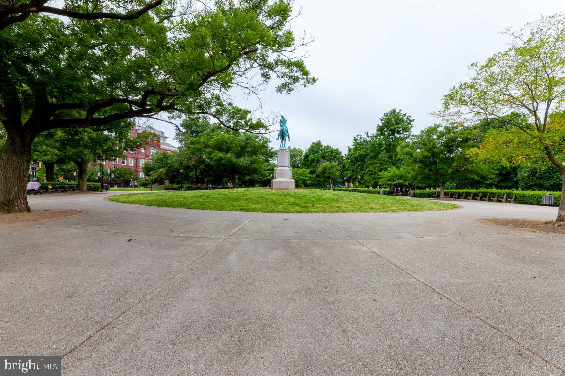 609 MARYLAND AVE NE #4, WASHINGTON, District Of Columbia 20002, 4 Bedrooms Bedrooms, ,4 BathroomsBathrooms,Residential,For sale,609 MARYLAND AVE NE #4,DCDC2208648 MLS # DCDC2208648