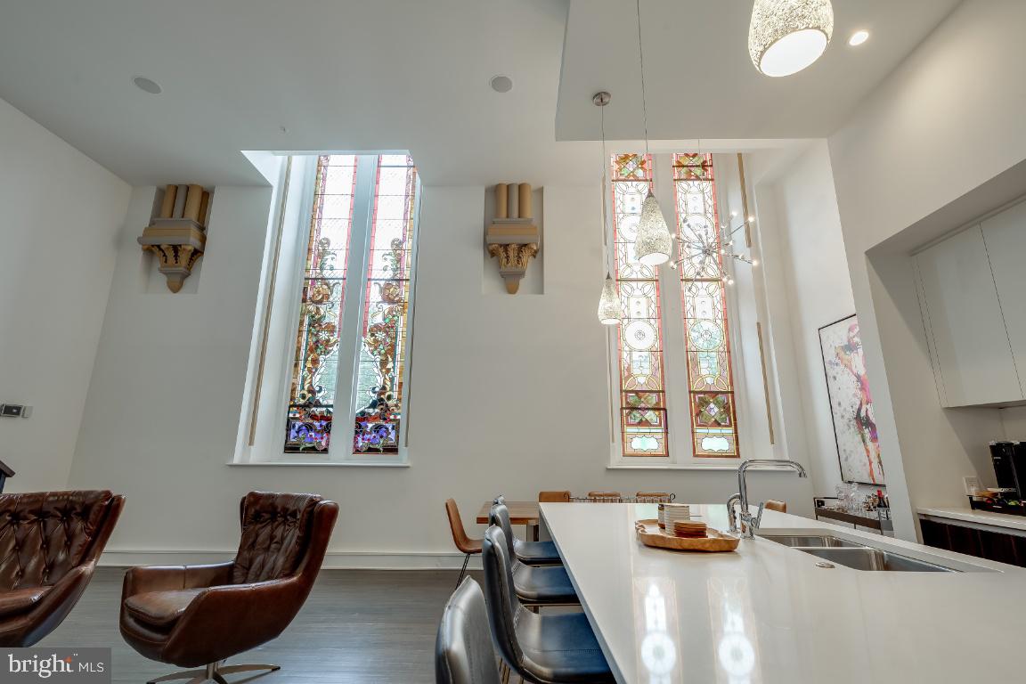 609 MARYLAND AVE NE #4, WASHINGTON, District Of Columbia 20002, 4 Bedrooms Bedrooms, ,4 BathroomsBathrooms,Residential,For sale,609 MARYLAND AVE NE #4,DCDC2208648 MLS # DCDC2208648
