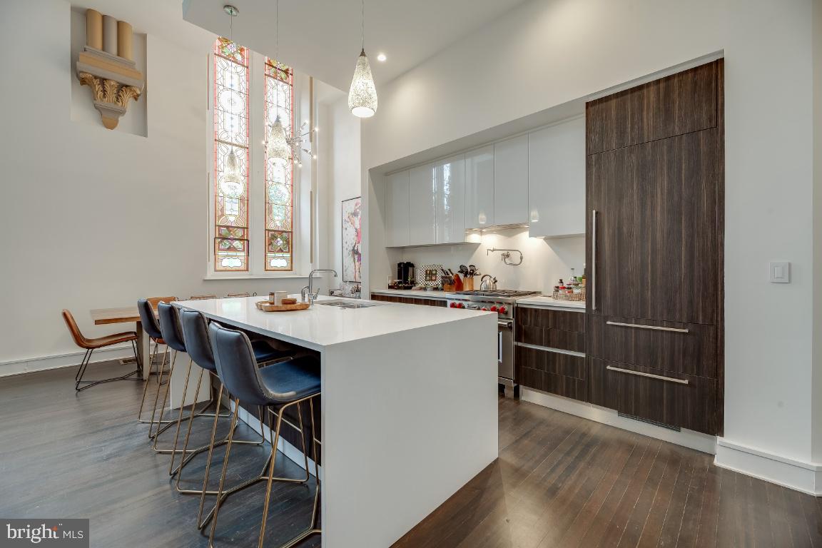 609 MARYLAND AVE NE #4, WASHINGTON, District Of Columbia 20002, 4 Bedrooms Bedrooms, ,4 BathroomsBathrooms,Residential,For sale,609 MARYLAND AVE NE #4,DCDC2208648 MLS # DCDC2208648