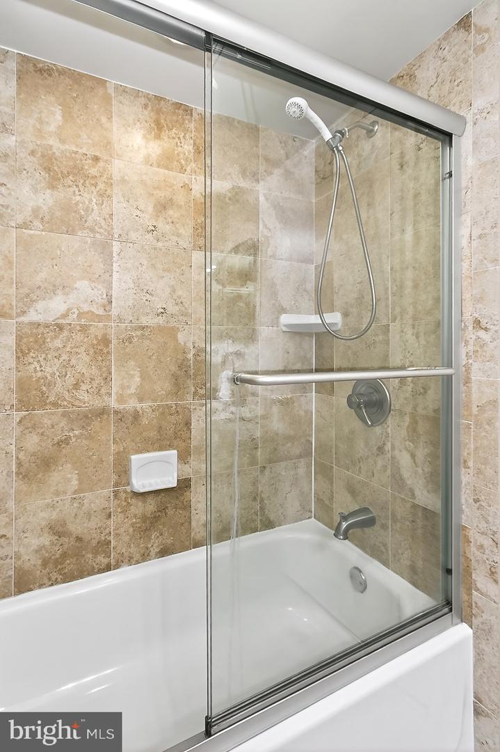 5920 COVE LANDING RD #102, BURKE, Virginia 22015, 2 Bedrooms Bedrooms, 8 Rooms Rooms,2 BathroomsBathrooms,Residential,For sale,5920 COVE LANDING RD #102,VAFX2253708 MLS # VAFX2253708