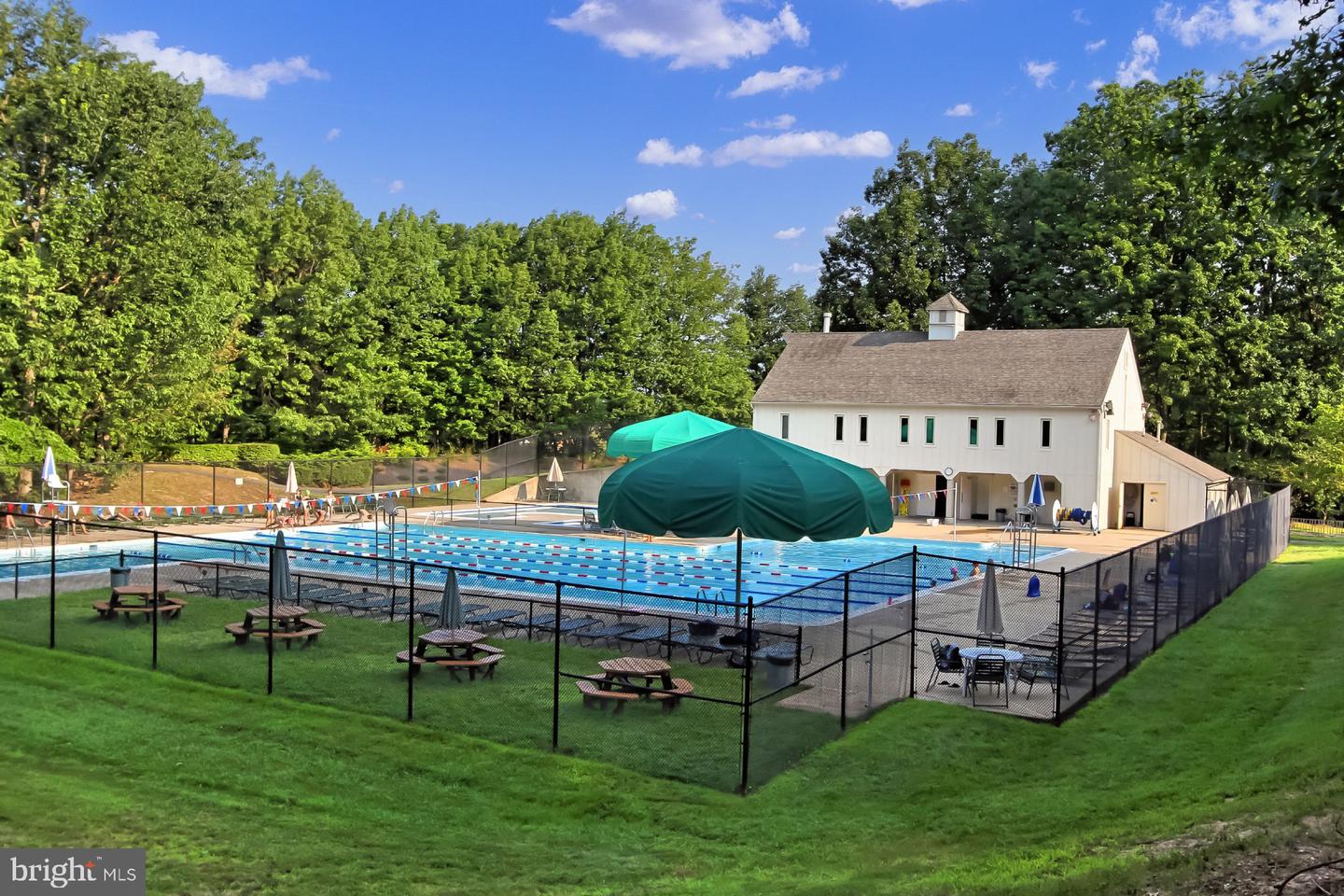 5920 COVE LANDING RD #102, BURKE, Virginia 22015, 2 Bedrooms Bedrooms, 8 Rooms Rooms,2 BathroomsBathrooms,Residential,For sale,5920 COVE LANDING RD #102,VAFX2253708 MLS # VAFX2253708