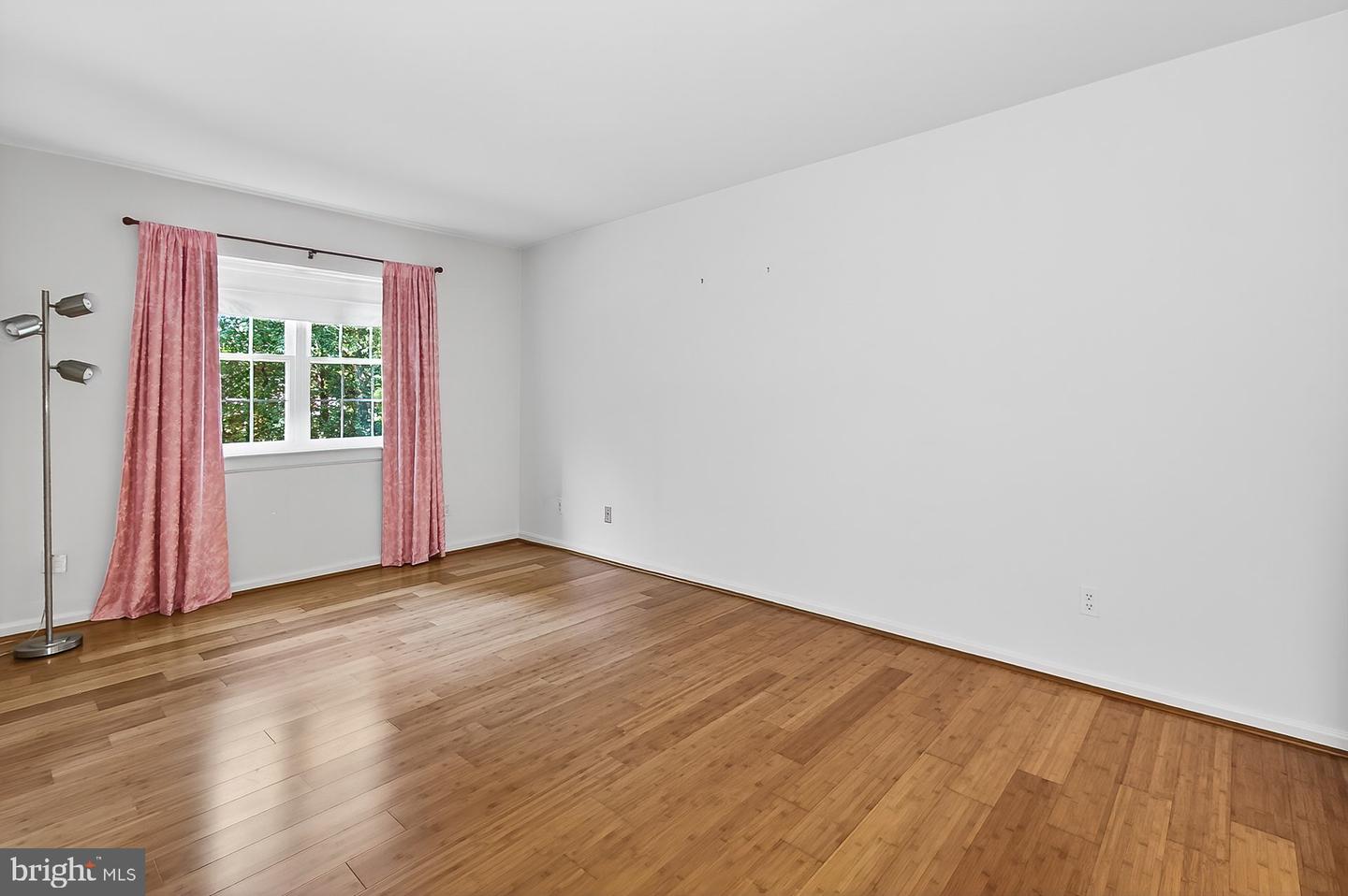 5920 COVE LANDING RD #102, BURKE, Virginia 22015, 2 Bedrooms Bedrooms, 8 Rooms Rooms,2 BathroomsBathrooms,Residential,For sale,5920 COVE LANDING RD #102,VAFX2253708 MLS # VAFX2253708