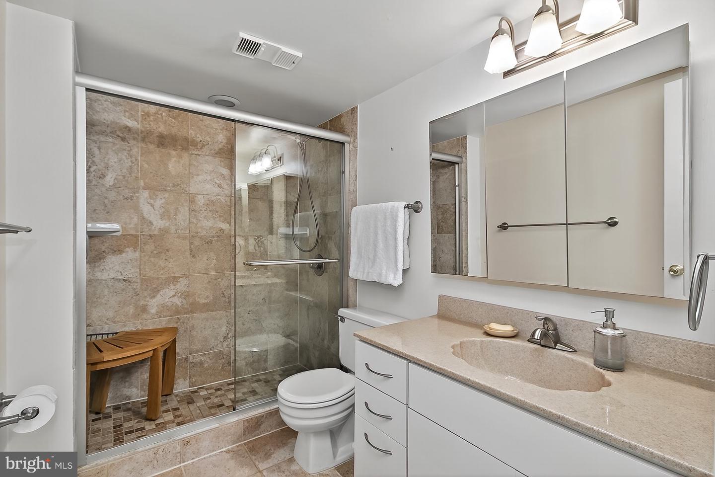 5920 COVE LANDING RD #102, BURKE, Virginia 22015, 2 Bedrooms Bedrooms, 8 Rooms Rooms,2 BathroomsBathrooms,Residential,For sale,5920 COVE LANDING RD #102,VAFX2253708 MLS # VAFX2253708