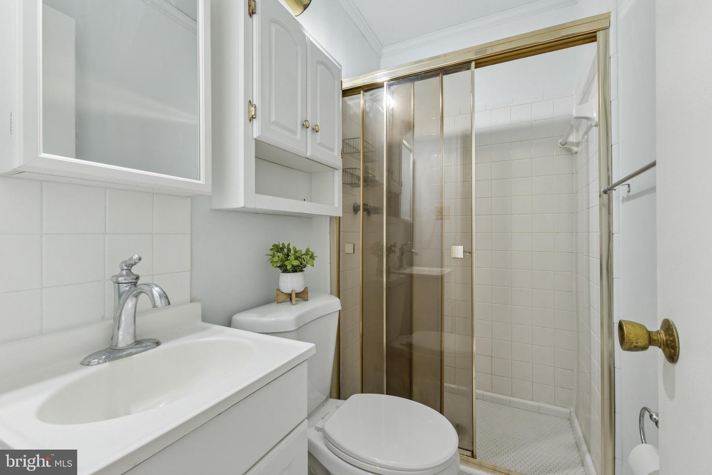 14870 LAMBETH SQ, CENTREVILLE, Virginia 20120, 3 Bedrooms Bedrooms, ,2 BathroomsBathrooms,Residential,For sale,14870 LAMBETH SQ,VAFX2253762 MLS # VAFX2253762