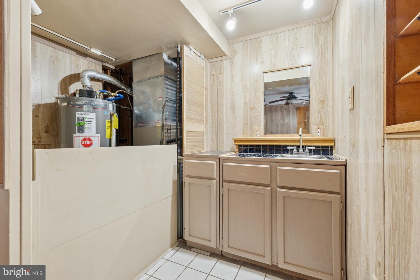 14870 LAMBETH SQ, CENTREVILLE, Virginia 20120, 3 Bedrooms Bedrooms, ,2 BathroomsBathrooms,Residential,For sale,14870 LAMBETH SQ,VAFX2253762 MLS # VAFX2253762