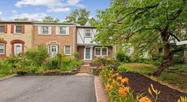 14870 LAMBETH SQ, CENTREVILLE, Virginia 20120, 3 Bedrooms Bedrooms, ,2 BathroomsBathrooms,Residential,For sale,14870 LAMBETH SQ,VAFX2253762 MLS # VAFX2253762