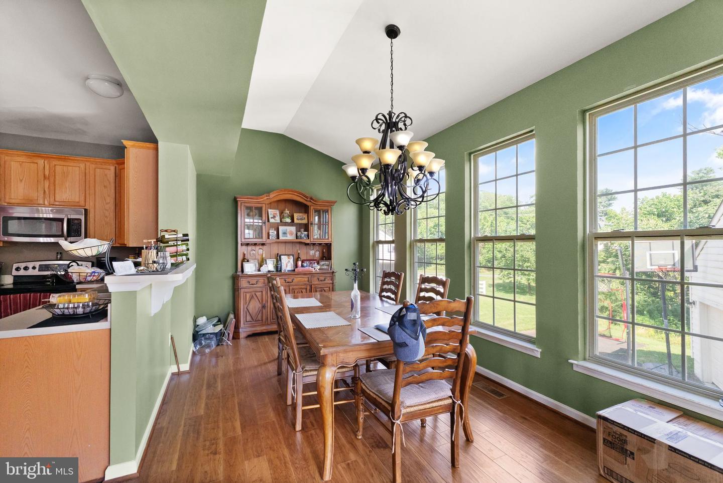 7 COOPER RUN ST, LOVETTSVILLE, Virginia 20180, 4 Bedrooms Bedrooms, ,2 BathroomsBathrooms,Residential,For sale,7 COOPER RUN ST,VALO2101436 MLS # VALO2101436