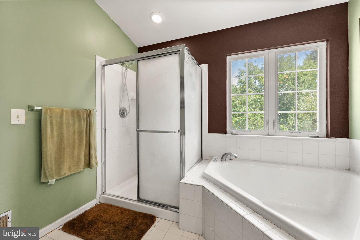 7 COOPER RUN ST, LOVETTSVILLE, Virginia 20180, 4 Bedrooms Bedrooms, ,2 BathroomsBathrooms,Residential,For sale,7 COOPER RUN ST,VALO2101436 MLS # VALO2101436