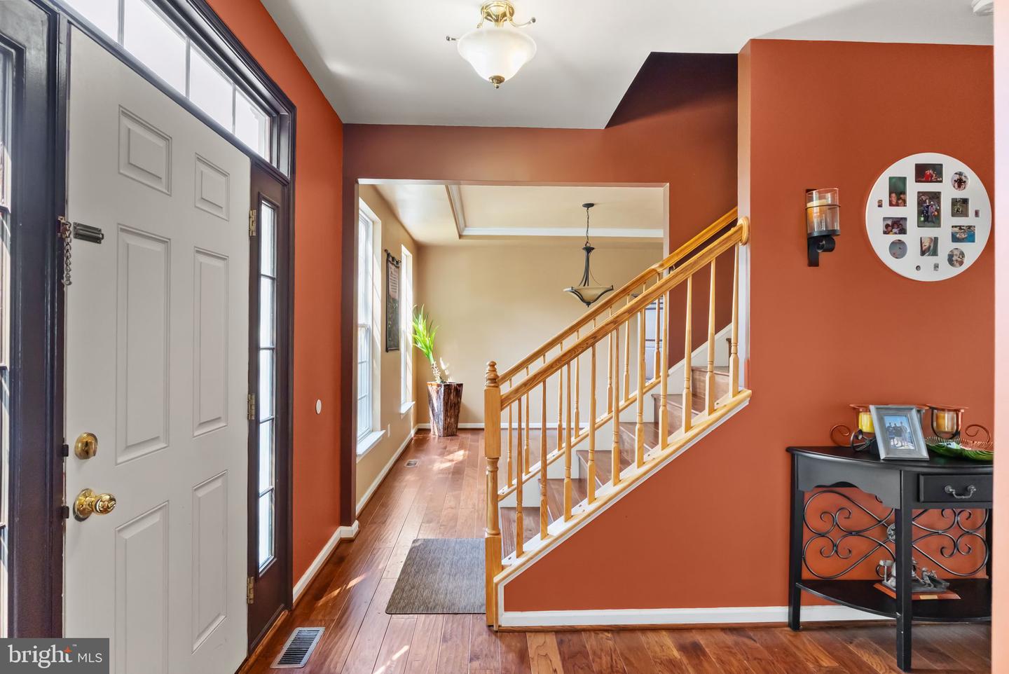 7 COOPER RUN ST, LOVETTSVILLE, Virginia 20180, 4 Bedrooms Bedrooms, ,2 BathroomsBathrooms,Residential,For sale,7 COOPER RUN ST,VALO2101436 MLS # VALO2101436