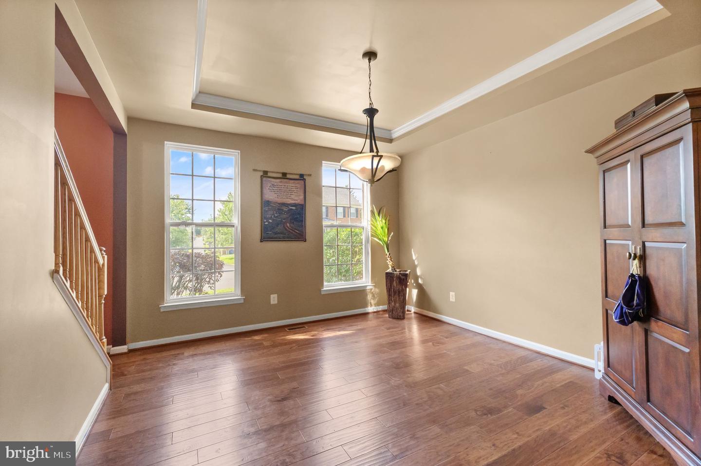 7 COOPER RUN ST, LOVETTSVILLE, Virginia 20180, 4 Bedrooms Bedrooms, ,2 BathroomsBathrooms,Residential,For sale,7 COOPER RUN ST,VALO2101436 MLS # VALO2101436