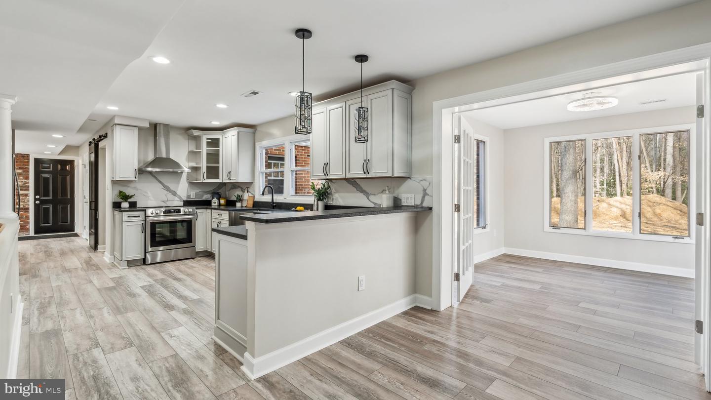 6008 CHAPMAN RD, LORTON, Virginia 22079, 4 Bedrooms Bedrooms, ,3 BathroomsBathrooms,Residential,For sale,6008 CHAPMAN RD,VAFX2254378 MLS # VAFX2254378