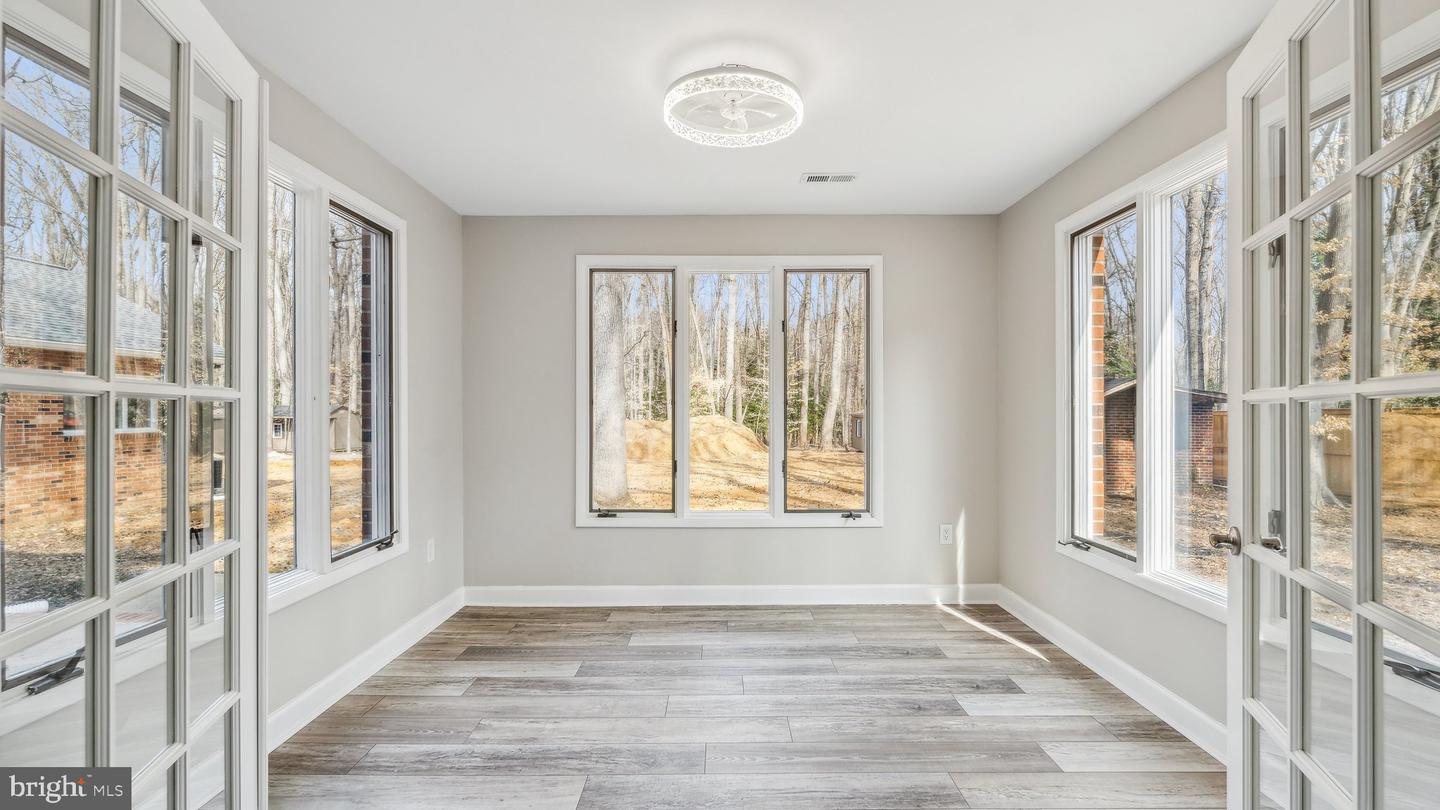 6008 CHAPMAN RD, LORTON, Virginia 22079, 4 Bedrooms Bedrooms, ,3 BathroomsBathrooms,Residential,For sale,6008 CHAPMAN RD,VAFX2254378 MLS # VAFX2254378