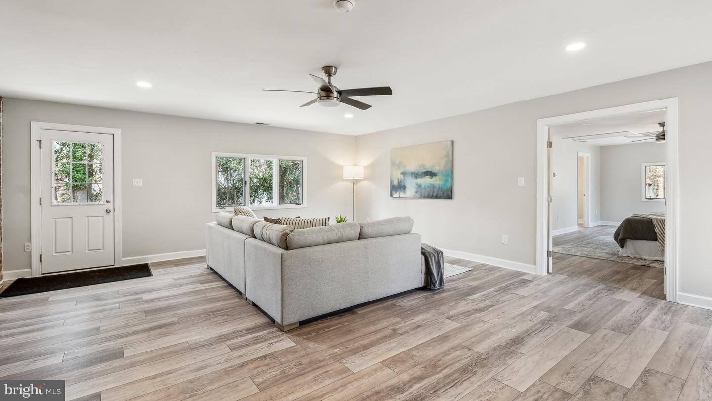 6008 CHAPMAN RD, LORTON, Virginia 22079, 4 Bedrooms Bedrooms, ,3 BathroomsBathrooms,Residential,For sale,6008 CHAPMAN RD,VAFX2254378 MLS # VAFX2254378