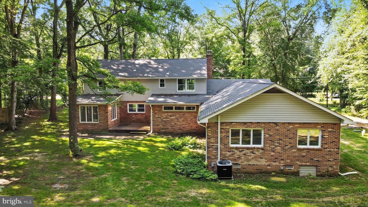 6008 CHAPMAN RD, LORTON, Virginia 22079, 4 Bedrooms Bedrooms, ,3 BathroomsBathrooms,Residential,For sale,6008 CHAPMAN RD,VAFX2254378 MLS # VAFX2254378