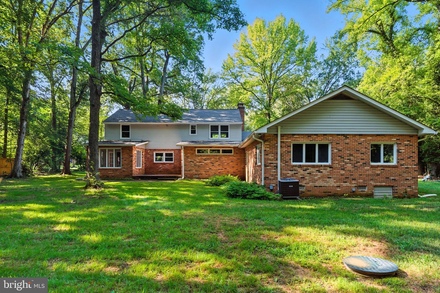 6008 CHAPMAN RD, LORTON, Virginia 22079, 4 Bedrooms Bedrooms, ,3 BathroomsBathrooms,Residential,For sale,6008 CHAPMAN RD,VAFX2254378 MLS # VAFX2254378