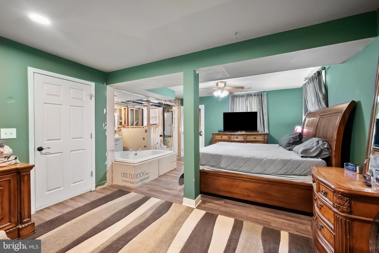 12565 BRISTERSBURG RD, MIDLAND, Virginia 22728, 5 Bedrooms Bedrooms, ,3 BathroomsBathrooms,Residential,For sale,12565 BRISTERSBURG RD,VAFQ2017382 MLS # VAFQ2017382