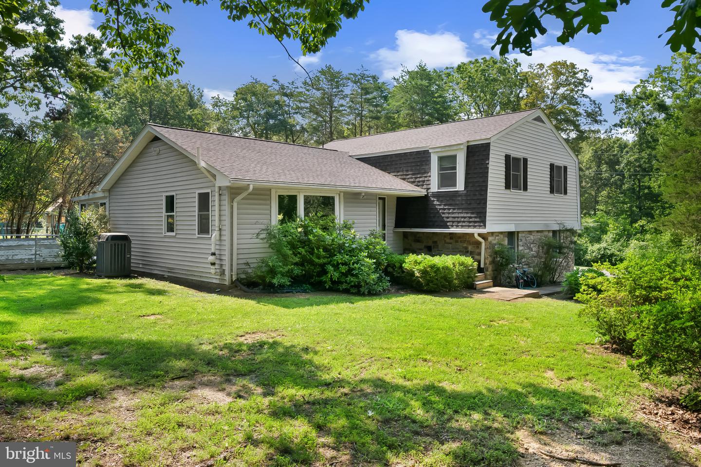 12565 BRISTERSBURG RD, MIDLAND, Virginia 22728, 5 Bedrooms Bedrooms, ,3 BathroomsBathrooms,Residential,For sale,12565 BRISTERSBURG RD,VAFQ2017382 MLS # VAFQ2017382