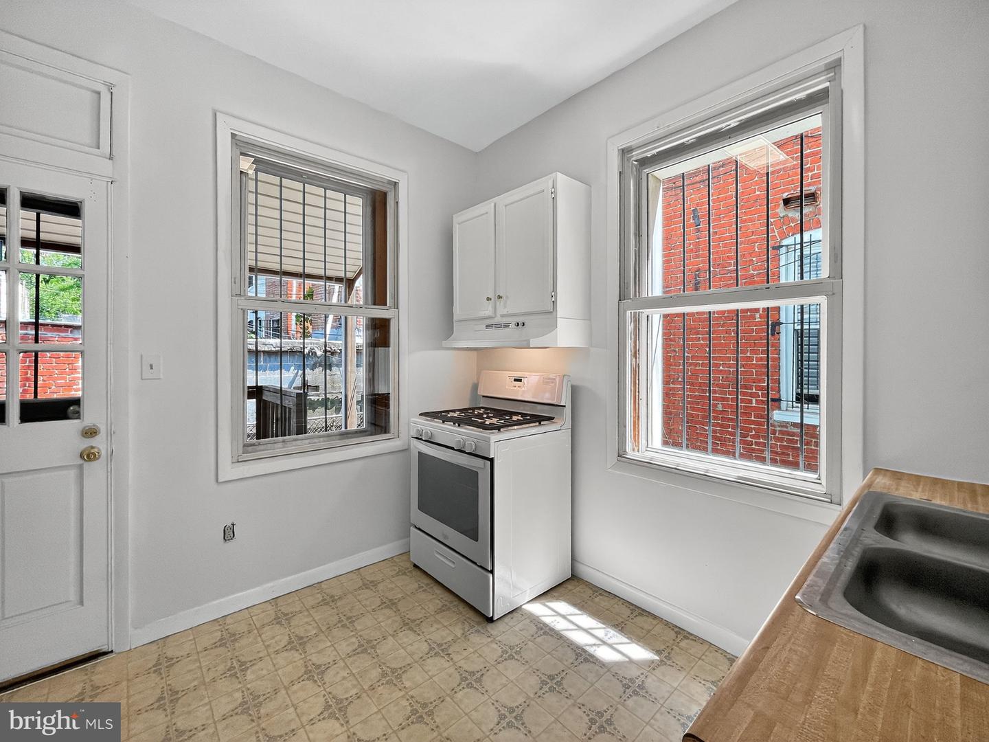 1438 INDEPENDENCE AVE SE, WASHINGTON, District Of Columbia 20003, 3 Bedrooms Bedrooms, ,2 BathroomsBathrooms,Residential,For sale,1438 INDEPENDENCE AVE SE,DCDC2209824 MLS # DCDC2209824