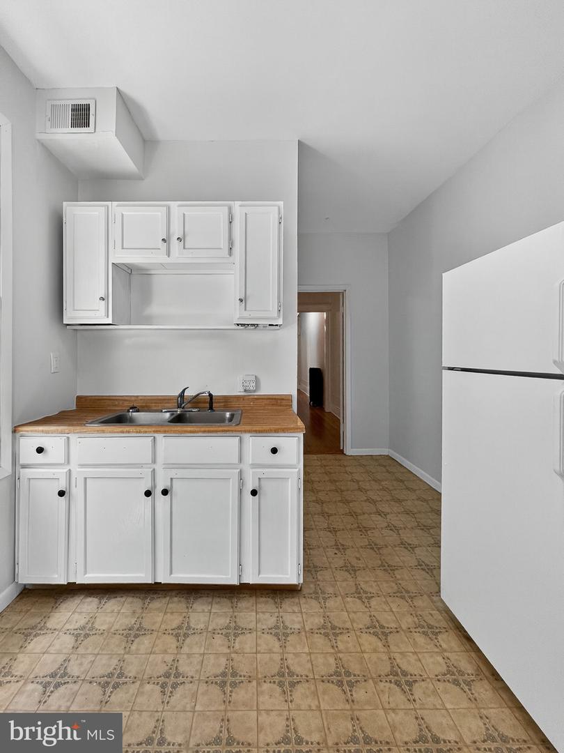 1438 INDEPENDENCE AVE SE, WASHINGTON, District Of Columbia 20003, 3 Bedrooms Bedrooms, ,2 BathroomsBathrooms,Residential,For sale,1438 INDEPENDENCE AVE SE,DCDC2209824 MLS # DCDC2209824