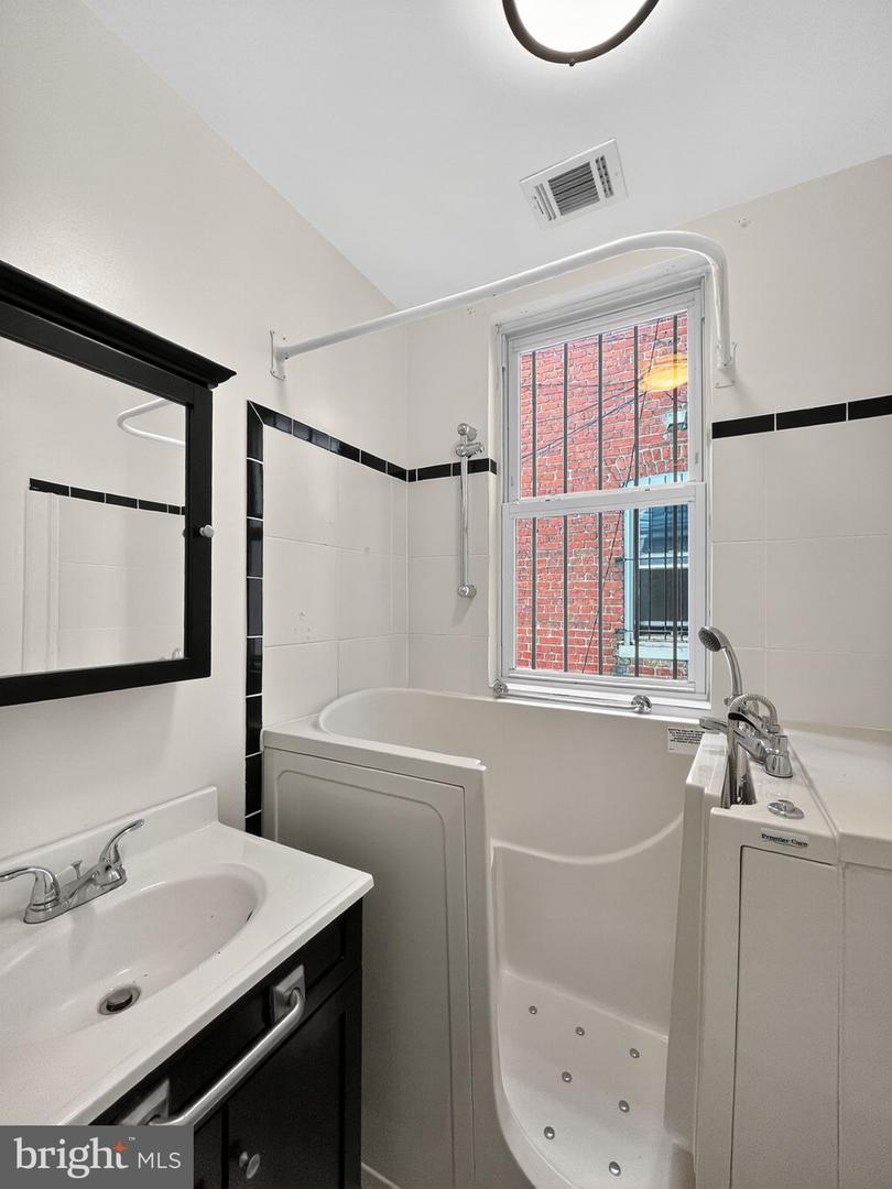 1438 INDEPENDENCE AVE SE, WASHINGTON, District Of Columbia 20003, 3 Bedrooms Bedrooms, ,2 BathroomsBathrooms,Residential,For sale,1438 INDEPENDENCE AVE SE,DCDC2209824 MLS # DCDC2209824
