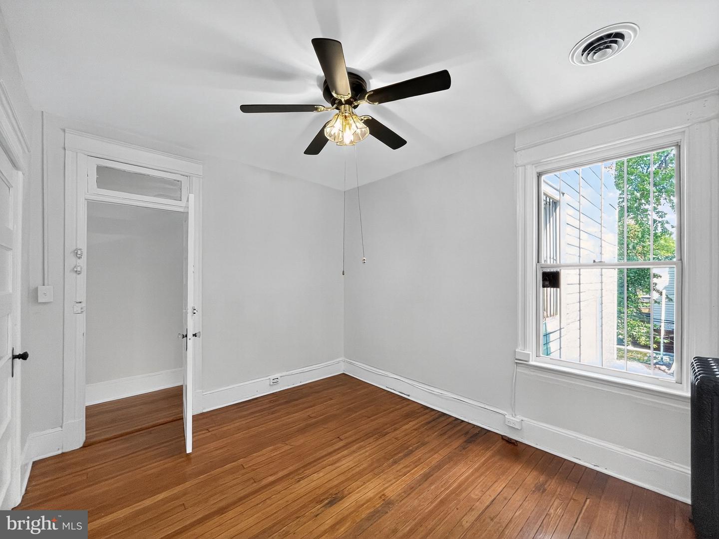 1438 INDEPENDENCE AVE SE, WASHINGTON, District Of Columbia 20003, 3 Bedrooms Bedrooms, ,2 BathroomsBathrooms,Residential,For sale,1438 INDEPENDENCE AVE SE,DCDC2209824 MLS # DCDC2209824