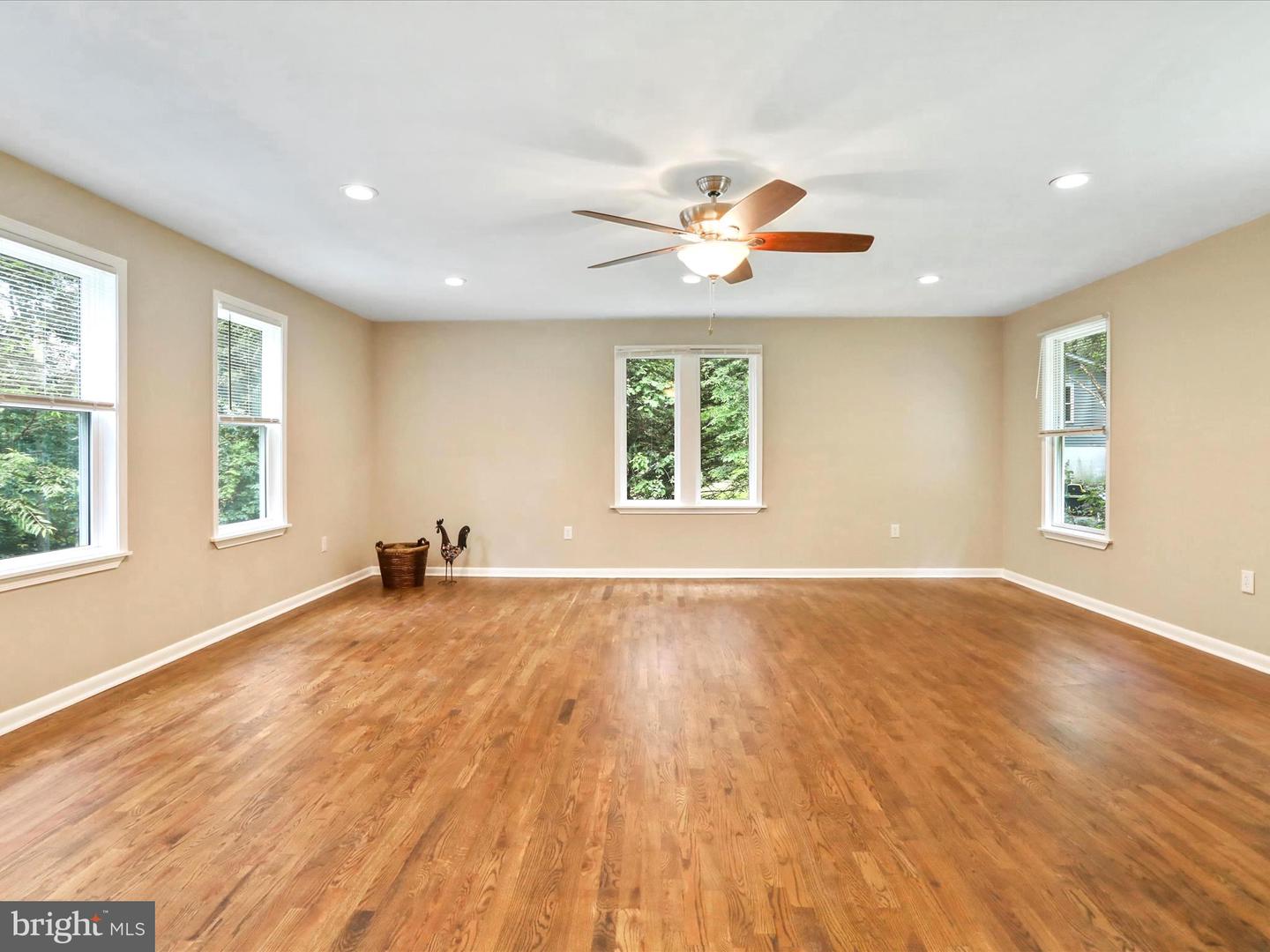 275 MOUNTAIN HEIGHTS RD, FRONT ROYAL, Virginia 22630, 2 Bedrooms Bedrooms, ,1 BathroomBathrooms,Residential,For sale,275 MOUNTAIN HEIGHTS RD,VAWR2011662 MLS # VAWR2011662