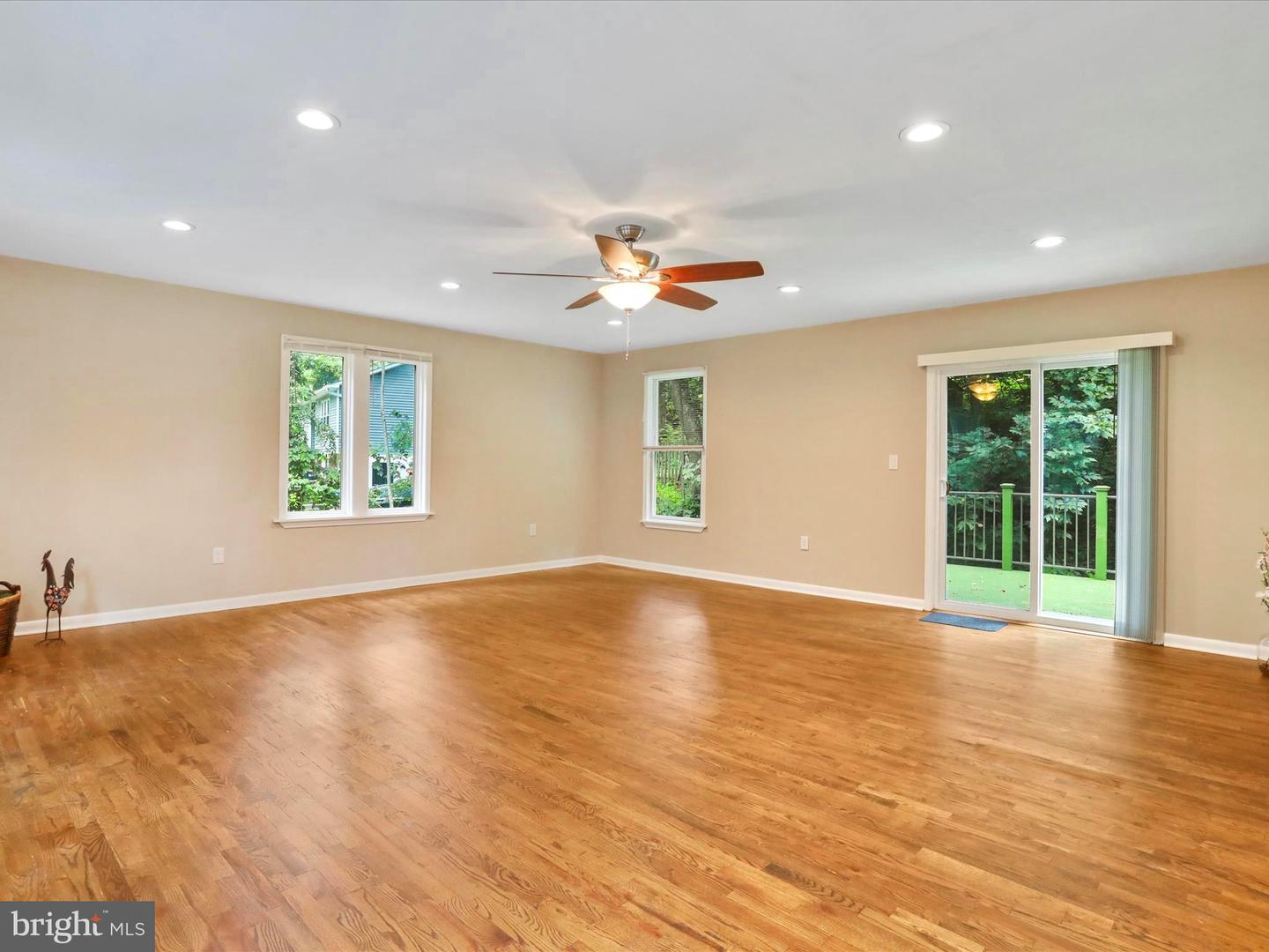 275 MOUNTAIN HEIGHTS RD, FRONT ROYAL, Virginia 22630, 2 Bedrooms Bedrooms, ,1 BathroomBathrooms,Residential,For sale,275 MOUNTAIN HEIGHTS RD,VAWR2011662 MLS # VAWR2011662