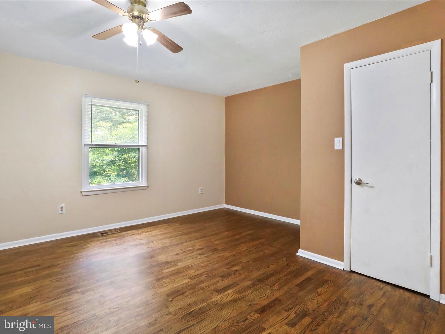 275 MOUNTAIN HEIGHTS RD, FRONT ROYAL, Virginia 22630, 2 Bedrooms Bedrooms, ,1 BathroomBathrooms,Residential,For sale,275 MOUNTAIN HEIGHTS RD,VAWR2011662 MLS # VAWR2011662