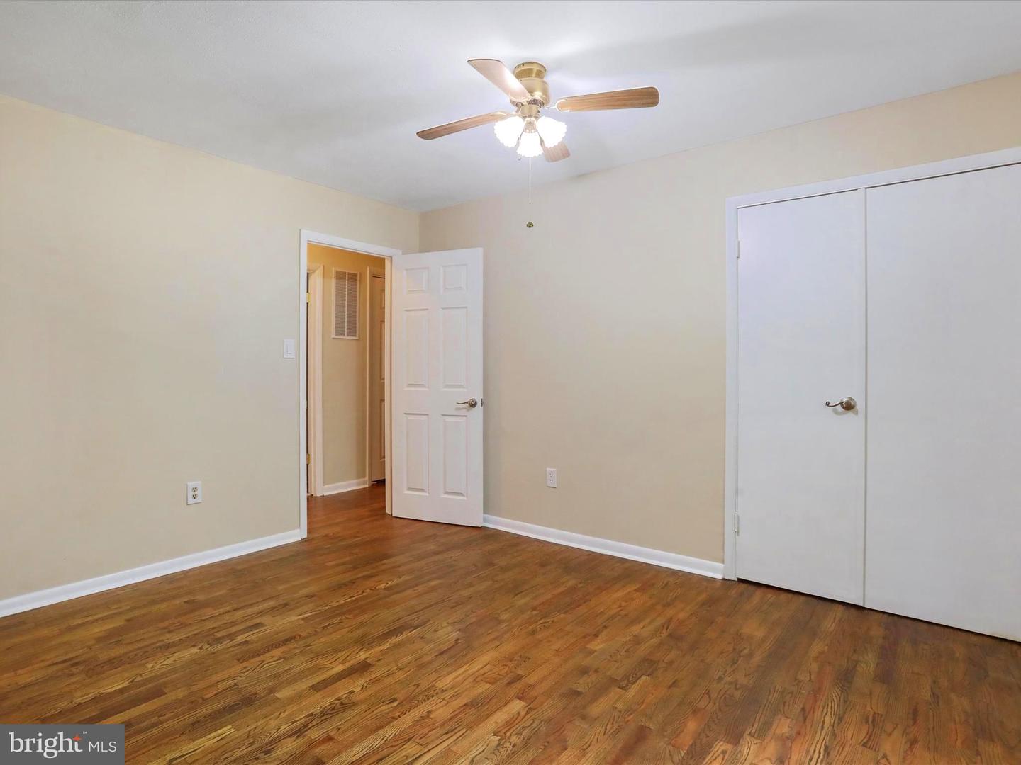 275 MOUNTAIN HEIGHTS RD, FRONT ROYAL, Virginia 22630, 2 Bedrooms Bedrooms, ,1 BathroomBathrooms,Residential,For sale,275 MOUNTAIN HEIGHTS RD,VAWR2011662 MLS # VAWR2011662
