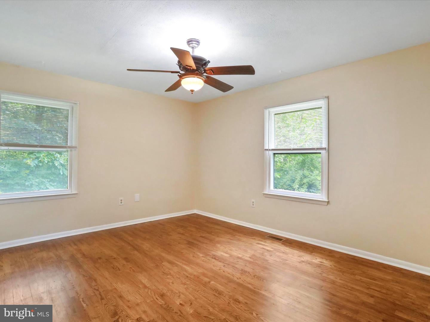 275 MOUNTAIN HEIGHTS RD, FRONT ROYAL, Virginia 22630, 2 Bedrooms Bedrooms, ,1 BathroomBathrooms,Residential,For sale,275 MOUNTAIN HEIGHTS RD,VAWR2011662 MLS # VAWR2011662