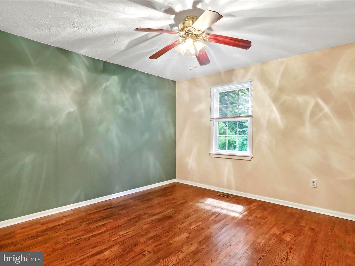 275 MOUNTAIN HEIGHTS RD, FRONT ROYAL, Virginia 22630, 2 Bedrooms Bedrooms, ,1 BathroomBathrooms,Residential,For sale,275 MOUNTAIN HEIGHTS RD,VAWR2011662 MLS # VAWR2011662